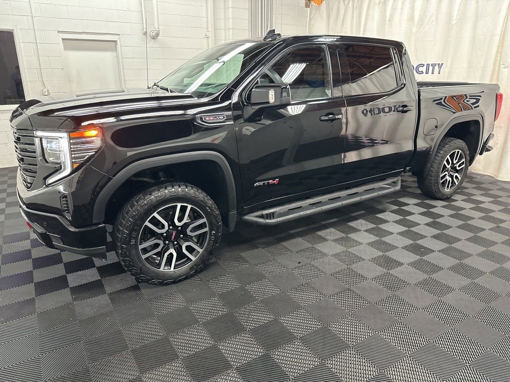 Used 2024 GMC Sierra 1500 AT4 w/ Technology Package AWD/4WD image 5
