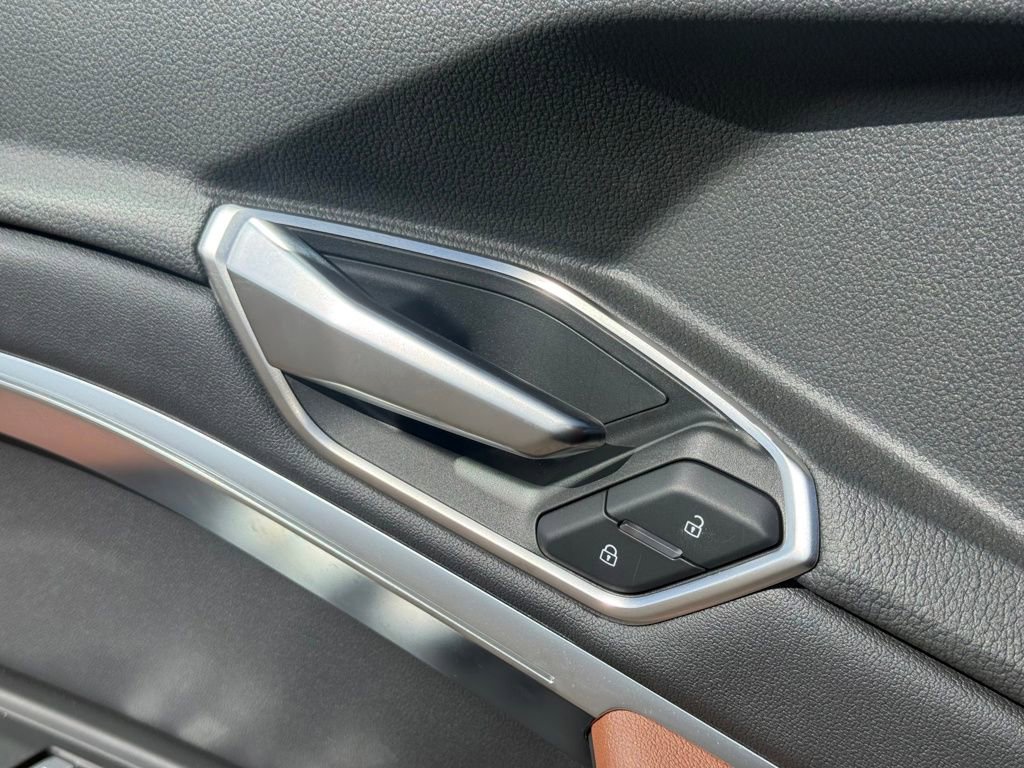 Used 2024 Audi Q8 e-tron Premium Plus w/ Premium Plus Package image 68