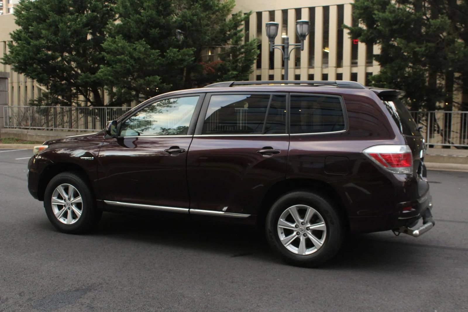 Used 2013 Toyota Highlander 4WD Hybrid image 7
