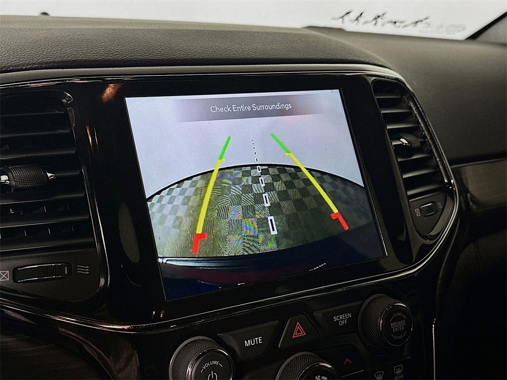 Used 2021 Jeep Grand Cherokee Laredo X image 23