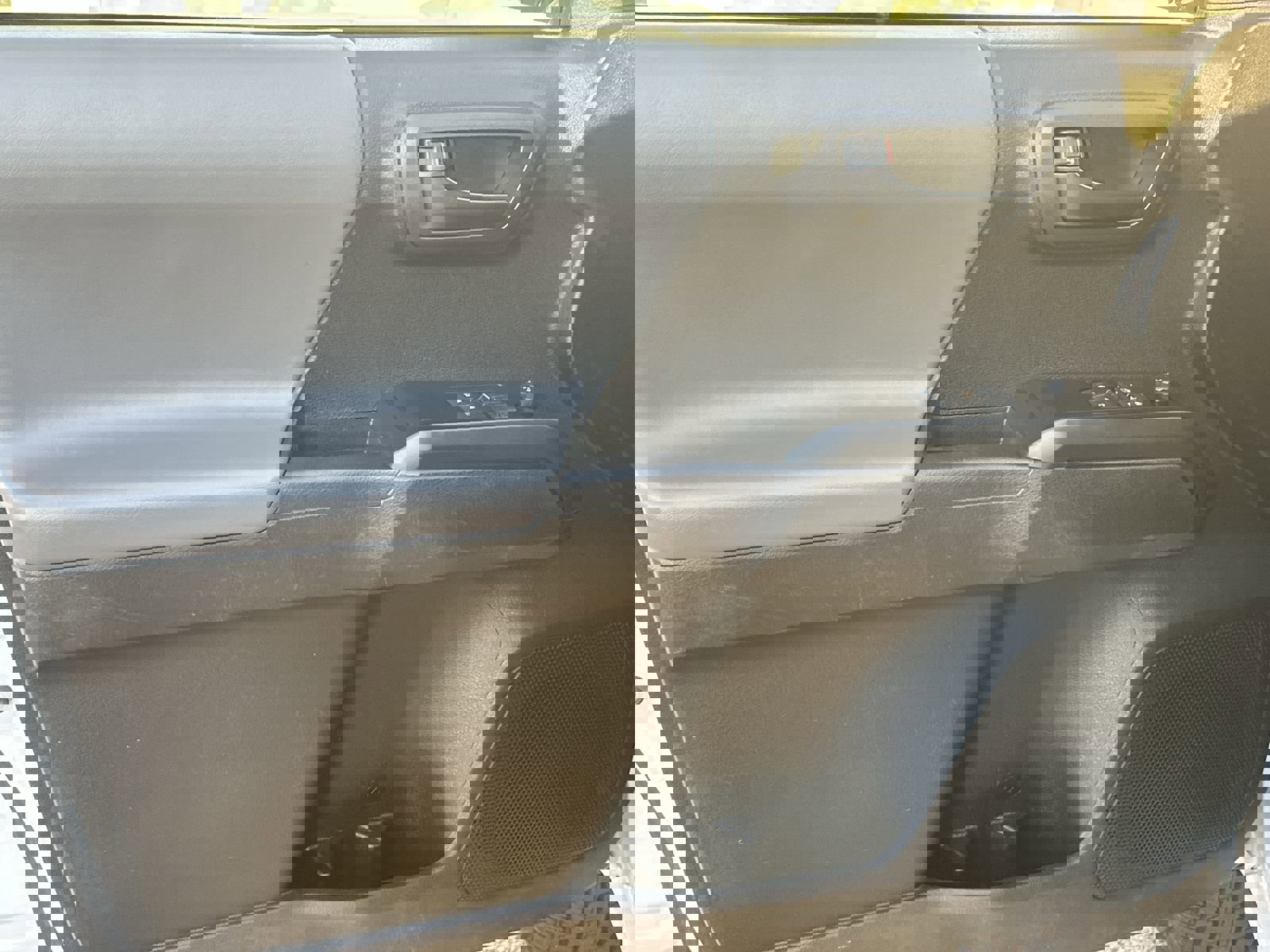 Used 2022 Toyota Tacoma SR image 14