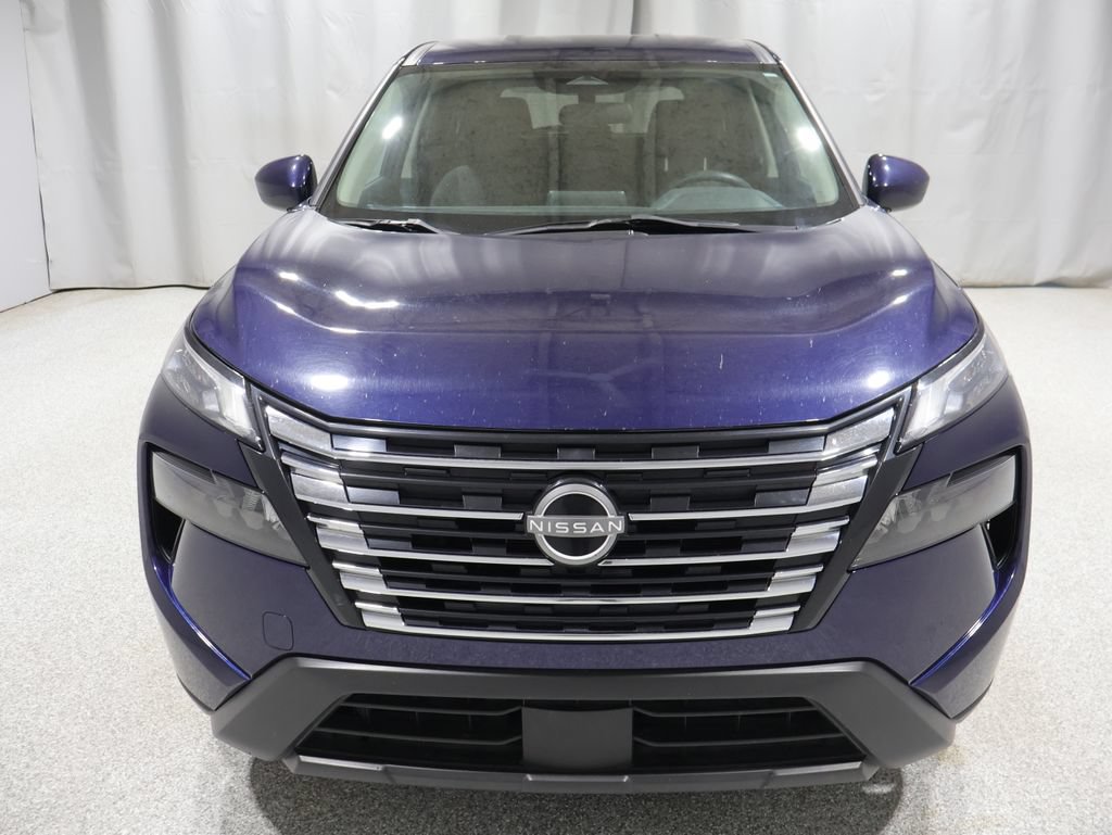 Used 2024 Nissan Rogue SV AWD/4WD image 7
