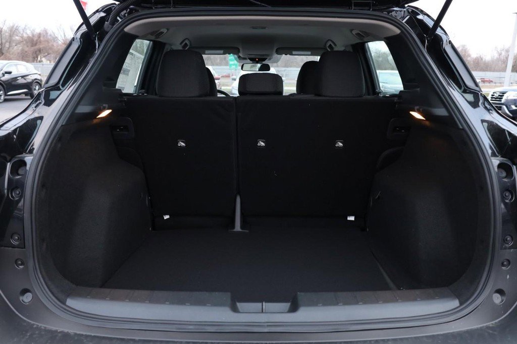 New 2026 Nissan Kicks S image 7