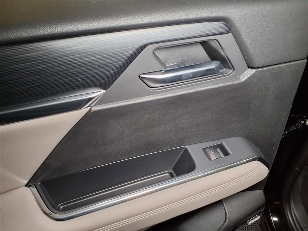 New 2025 GMC Acadia Elevation w/ Elevation Premium Package FWD image 11