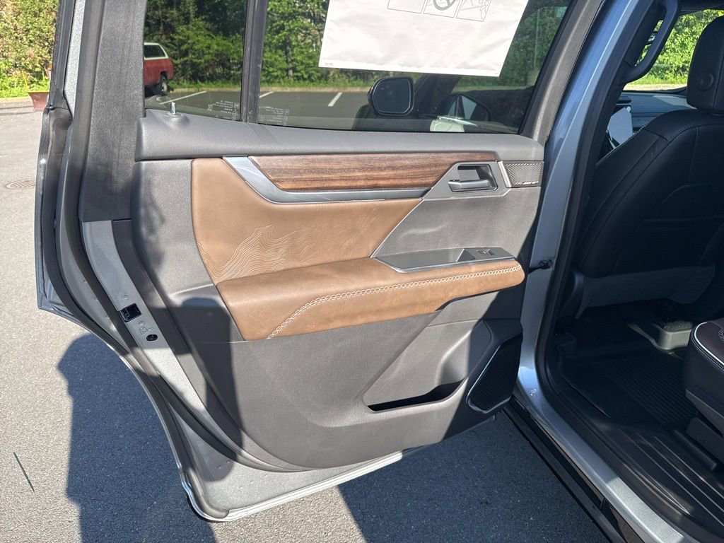 New 2026 GMC Acadia Denali Ultimate w/ LPO, Floor Liner Package AWD/4WD image 49