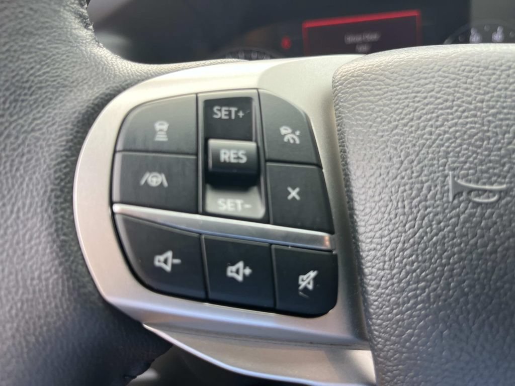 Used 2024 Ford Explorer XLT w/ Equipment Group 202A AWD/4WD image 37