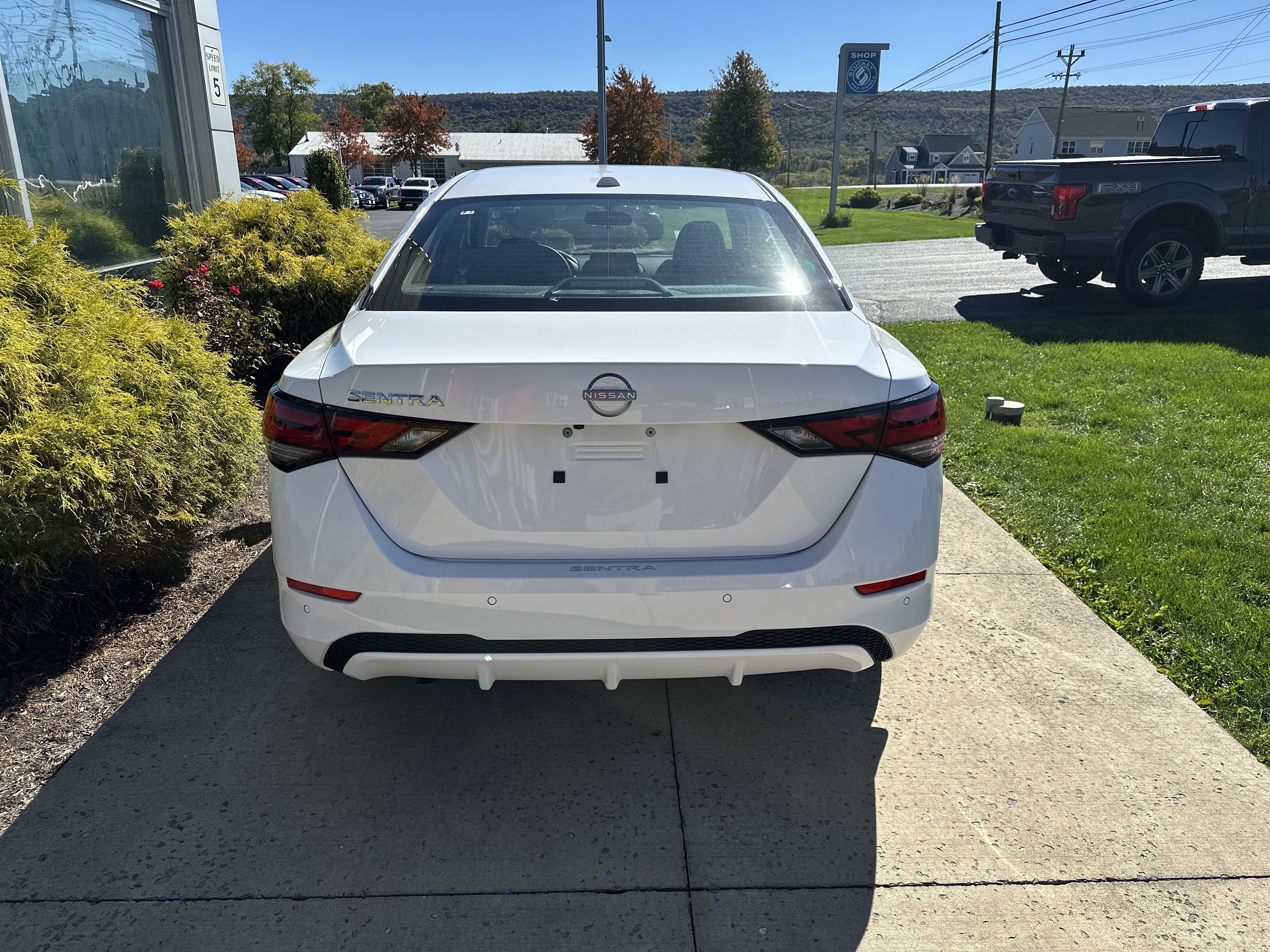 New 2025 Nissan Sentra SV image 4