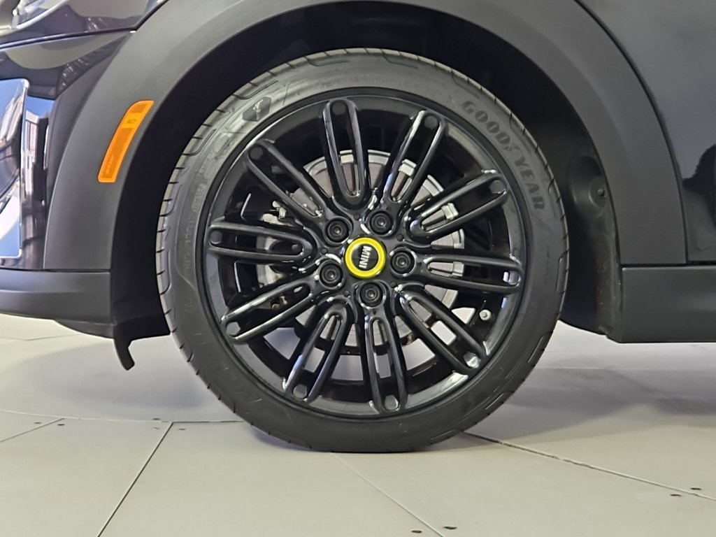Used 2024 MINI Cooper SE FWD image 5