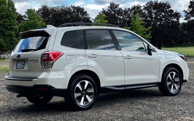 Used 2017 Subaru Forester 2.5i Limited AWD/4WD image 9