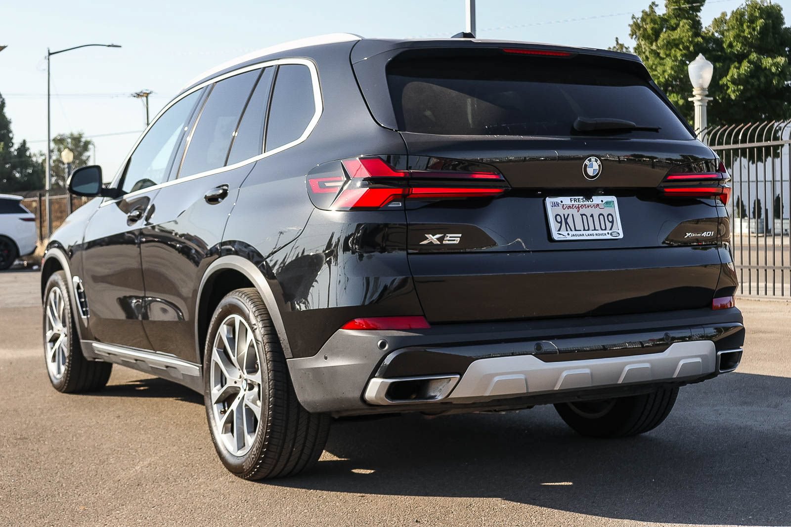 Used 2024 BMW X5 xDrive40i w/ Premium Package AWD/4WD image 7