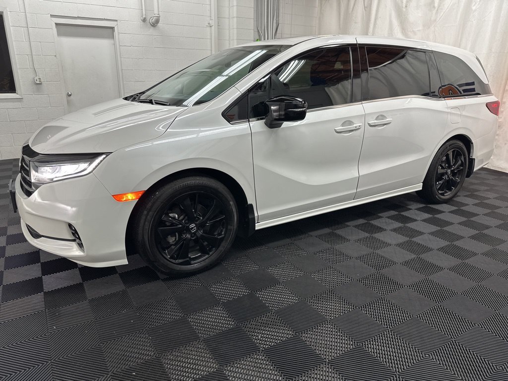 Used 2024 Honda Odyssey Sport image 4