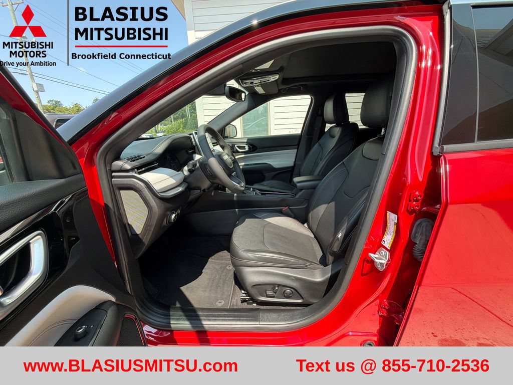 Used 2023 Jeep Compass Limited w/ Sun and Sound Group AWD/4WD image 16