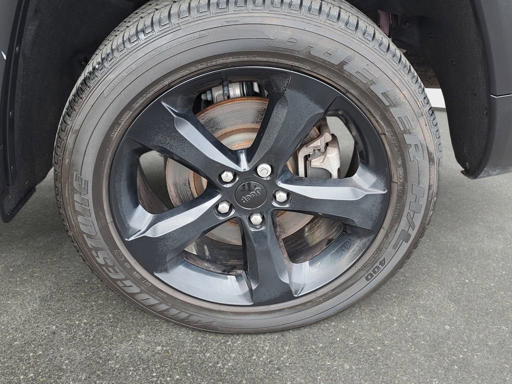 Certified 2023 Jeep Grand Cherokee L Laredo AWD/4WD image 37