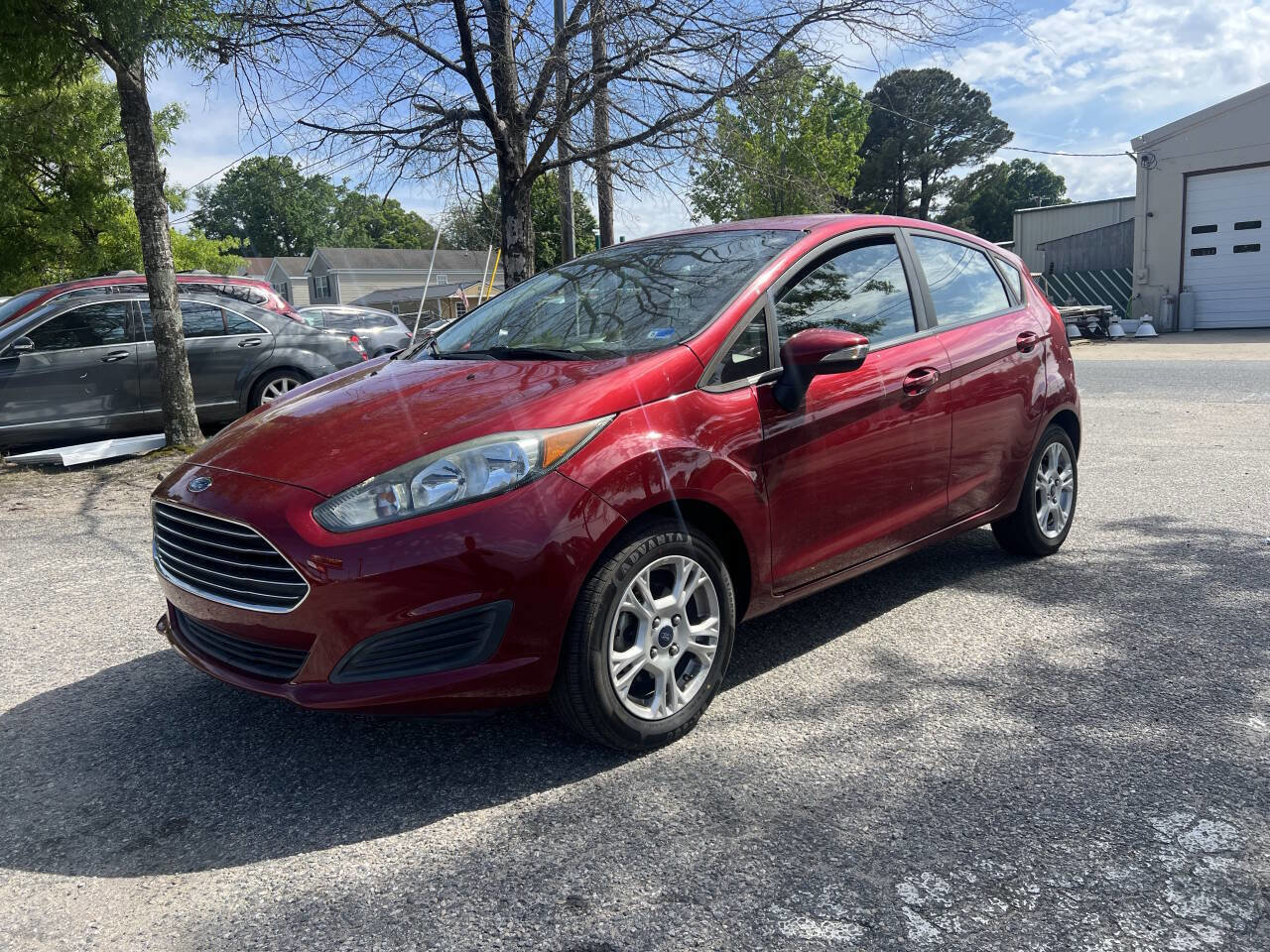 Used 2016 Ford Fiesta SE FWD image 2