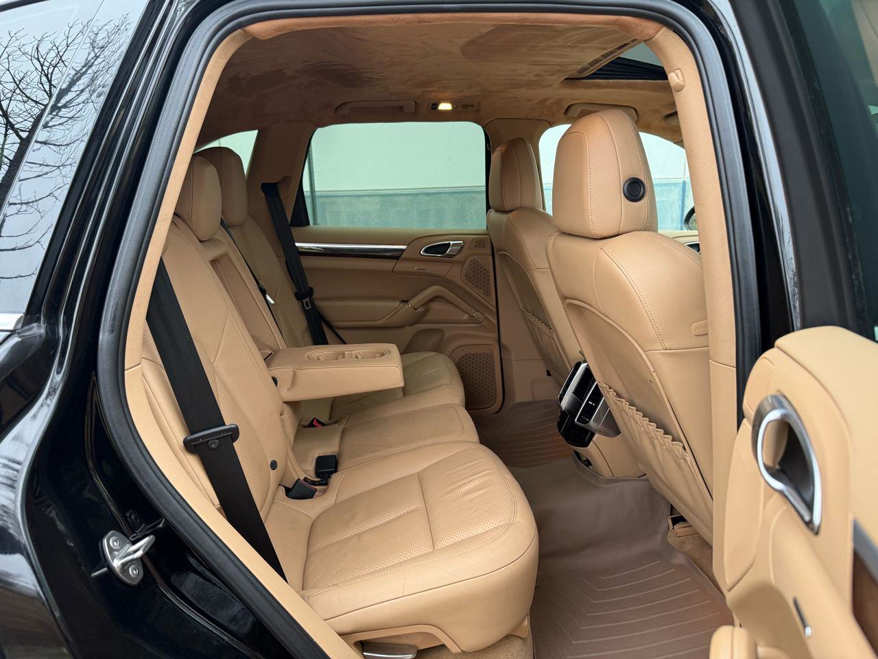 Used 2012 Porsche Cayenne image 28