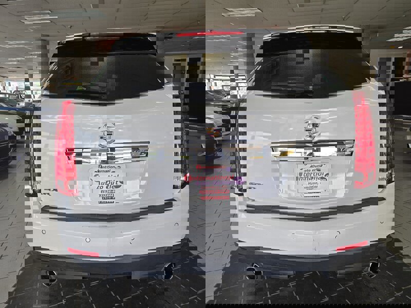 Used 2015 Cadillac SRX Luxury w/ Driver Awareness Package image 4