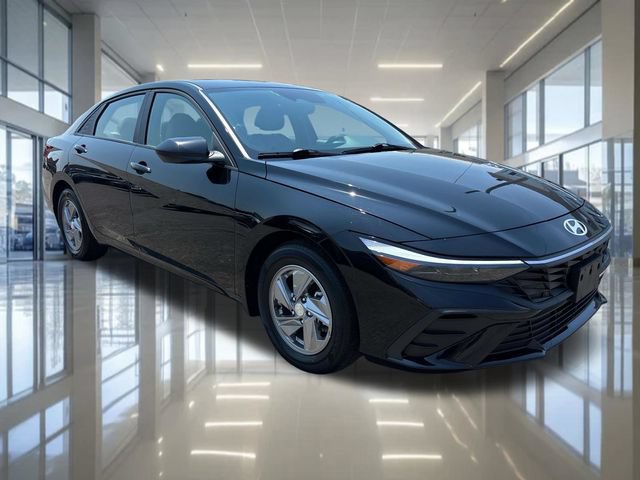 Certified 2024 Hyundai Elantra SE FWD image 7