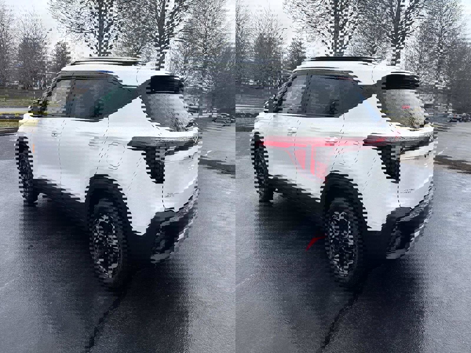 Used 2025 Kia Seltos S image 3