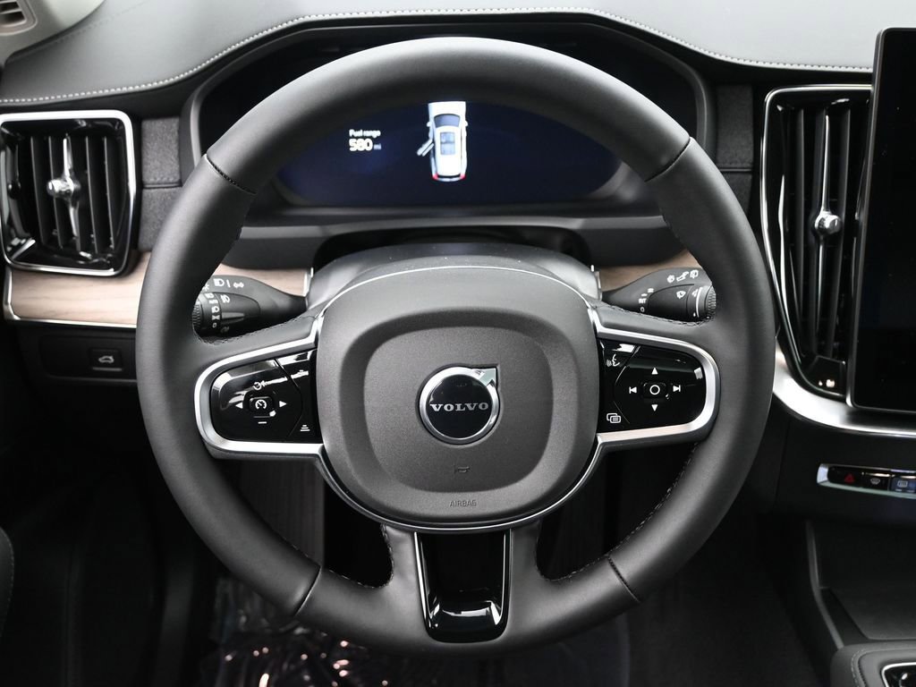 New 2026 Volvo XC90 B6 Plus w/ Protection Package Premier AWD/4WD image 18
