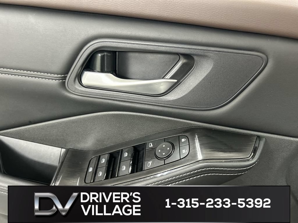 Used 2023 Nissan Rogue SV w/ SV Premium B Package AWD/4WD image 11