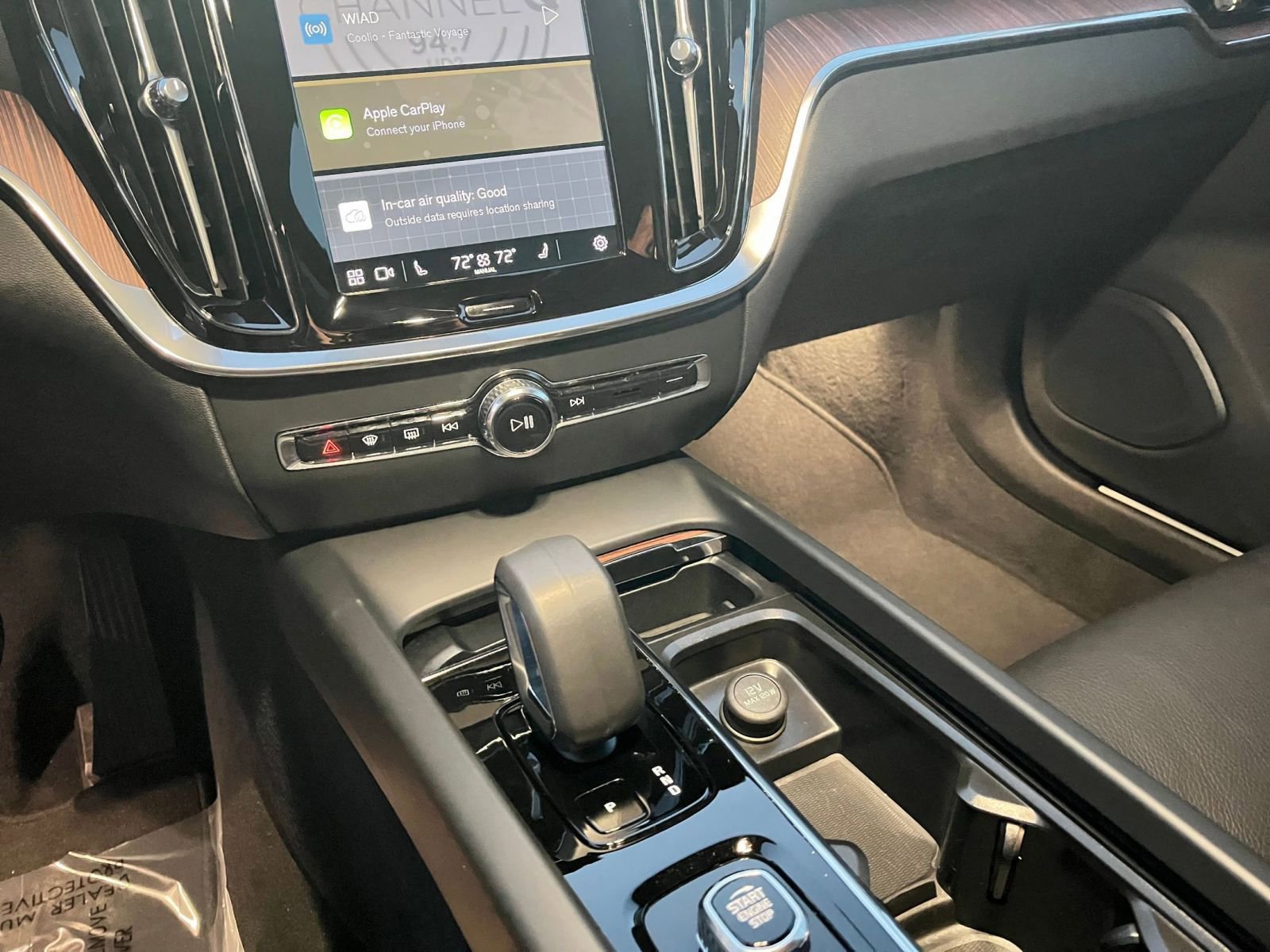 Used 2025 Volvo V60 B5 Cross Country Plus image 18