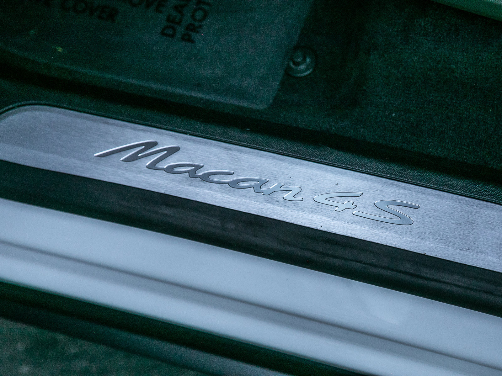 Certified 2025 Porsche Macan 4S Electric AWD/4WD image 18