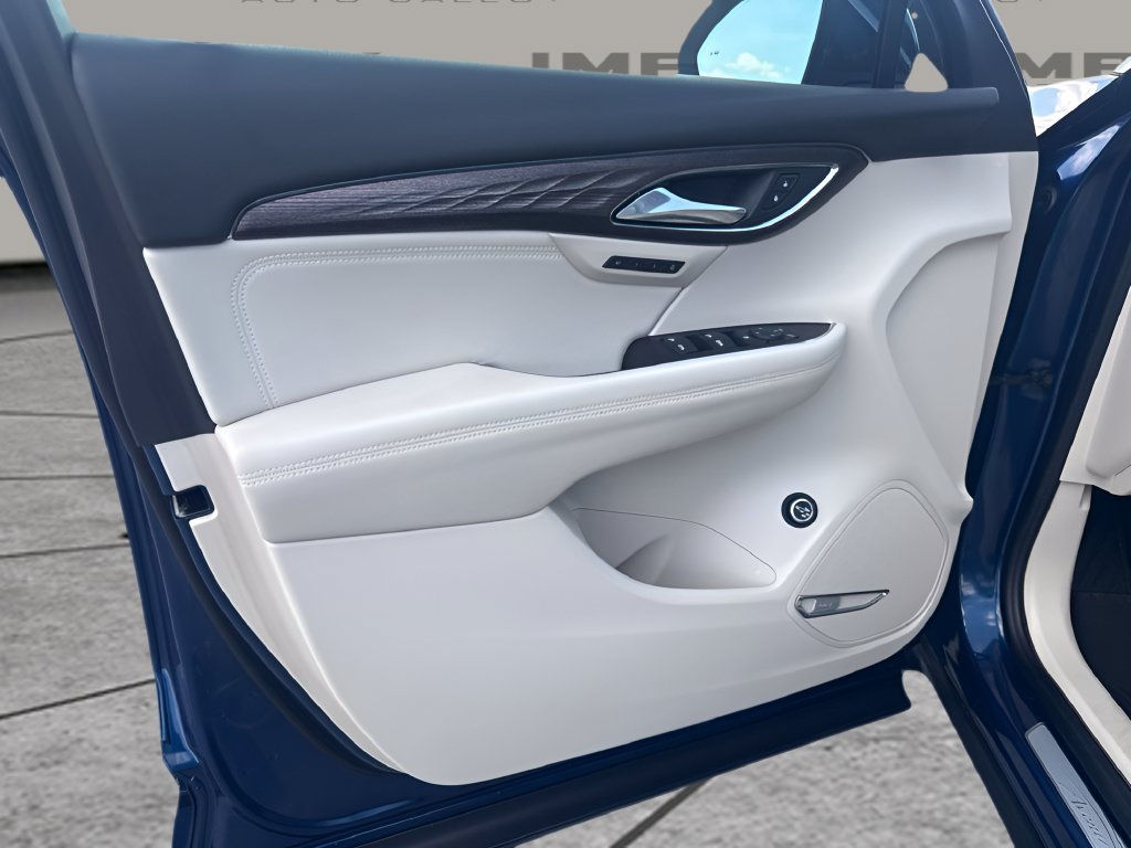 Used 2022 Buick Envision Avenir w/ Technology Package II FWD image 23
