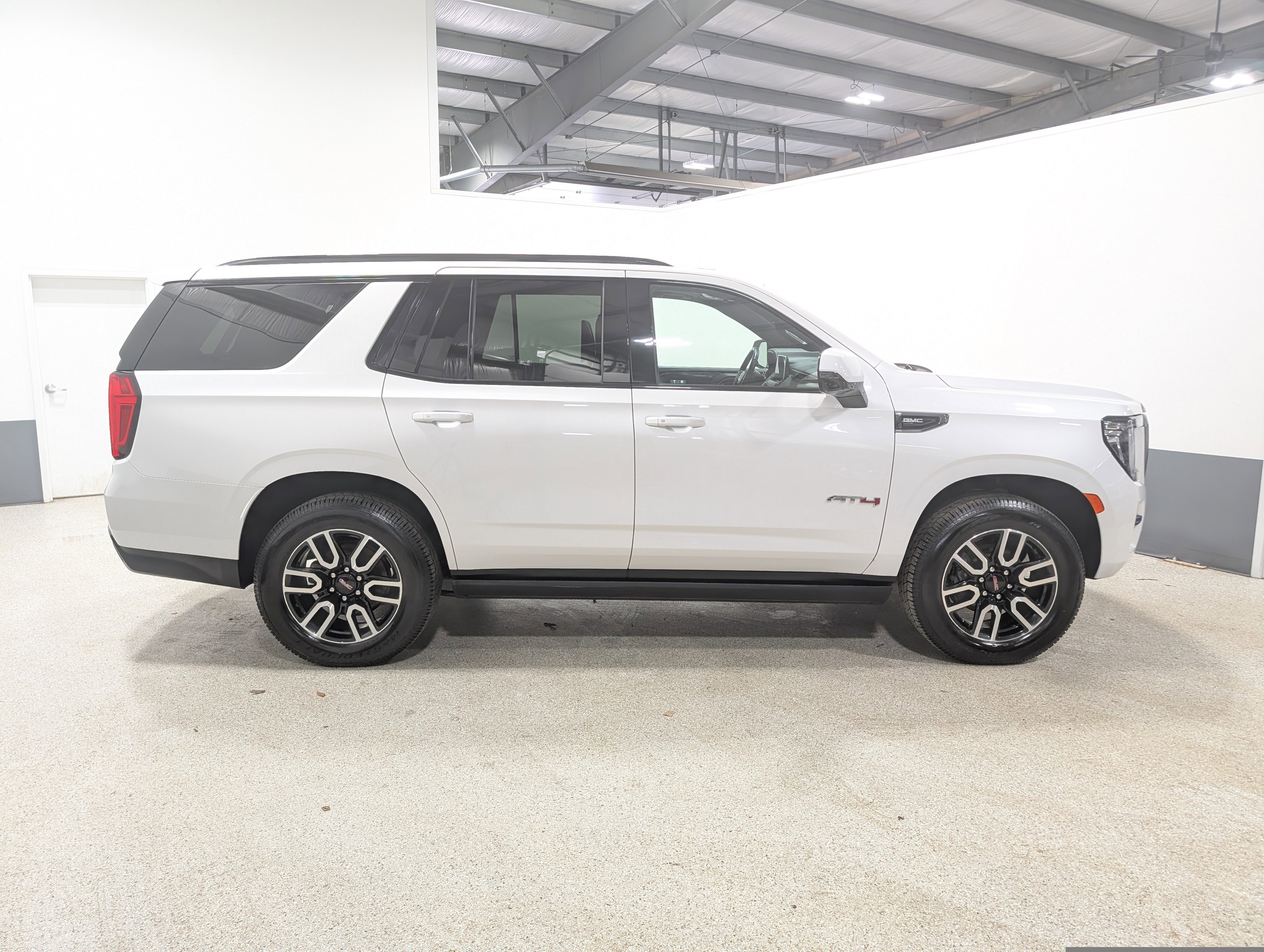 Used 2021 GMC Yukon AT4 w/ AT4 Premium Plus Package AWD/4WD image 2