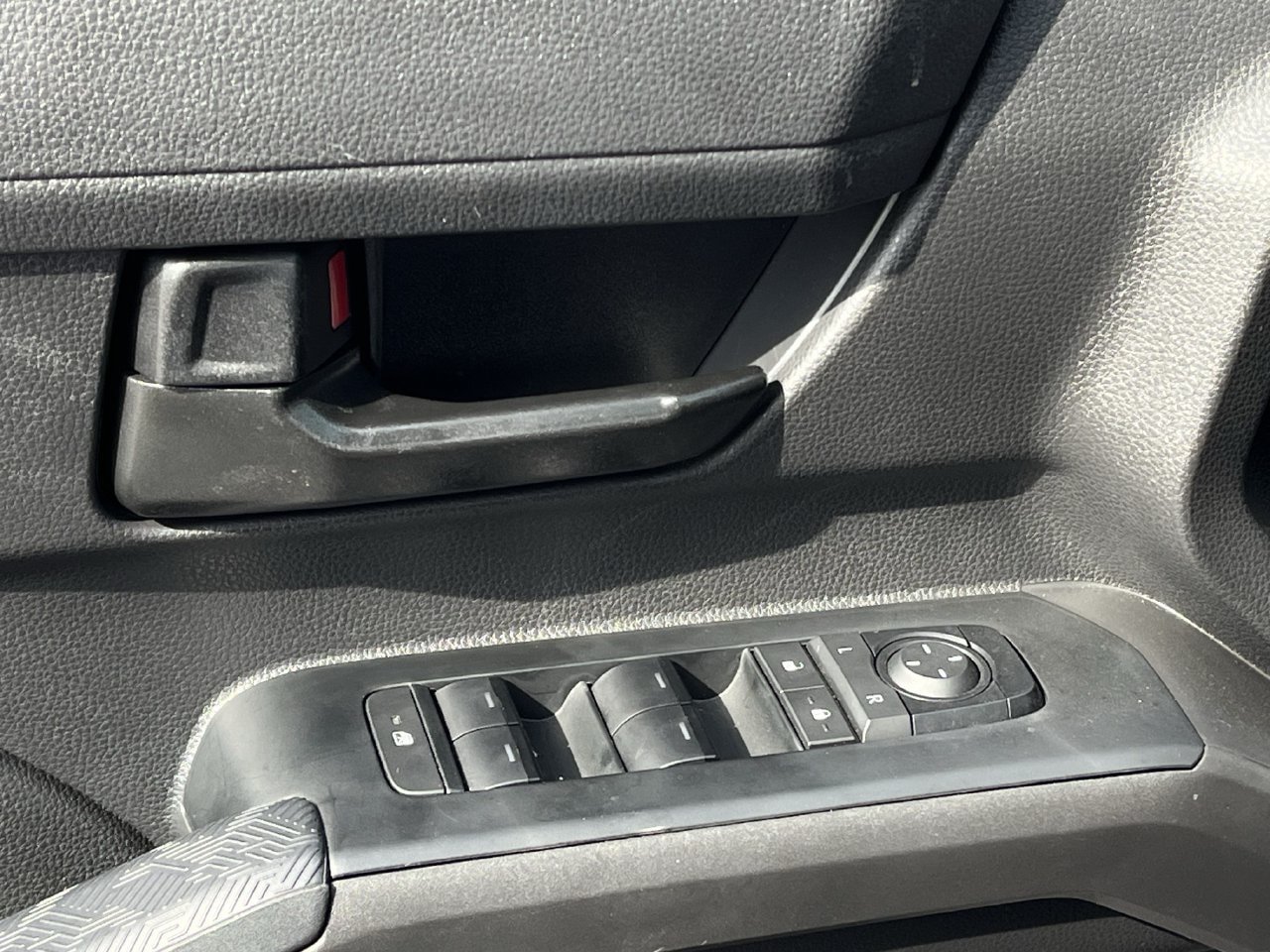 Used 2025 Toyota Tacoma SR5 RWD image 21