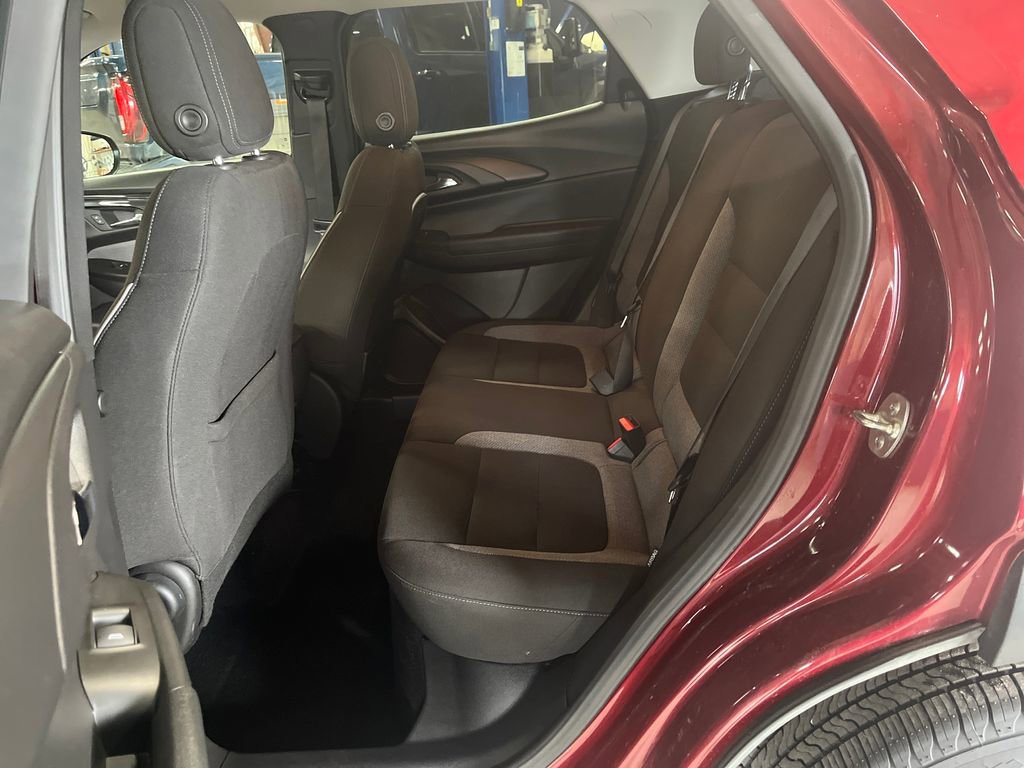 Used 2025 Chevrolet TrailBlazer LT FWD image 25