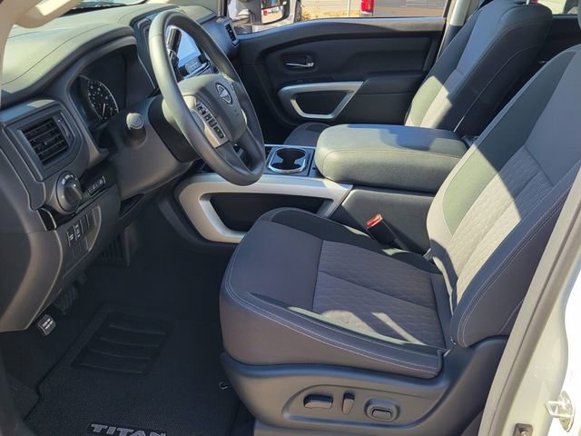 Used 2024 Nissan Titan SV w/ SV Convenience Package image 5