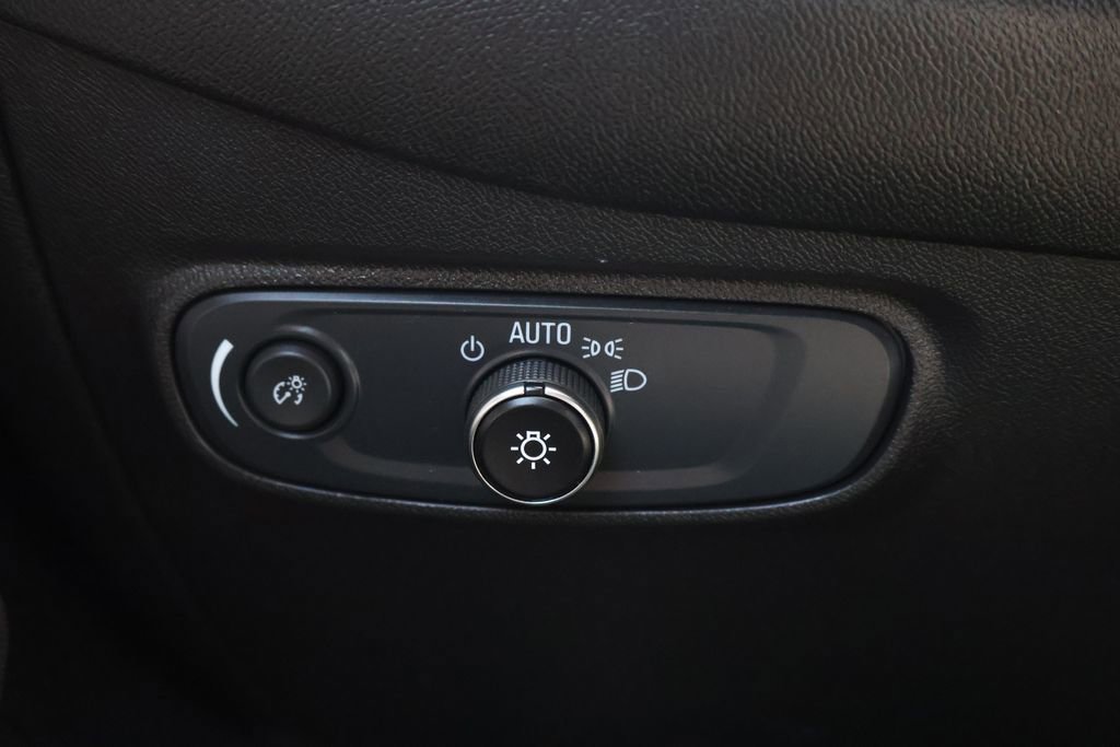 Certified 2024 Chevrolet Equinox LS w/ Driver Confidence II Package image 35