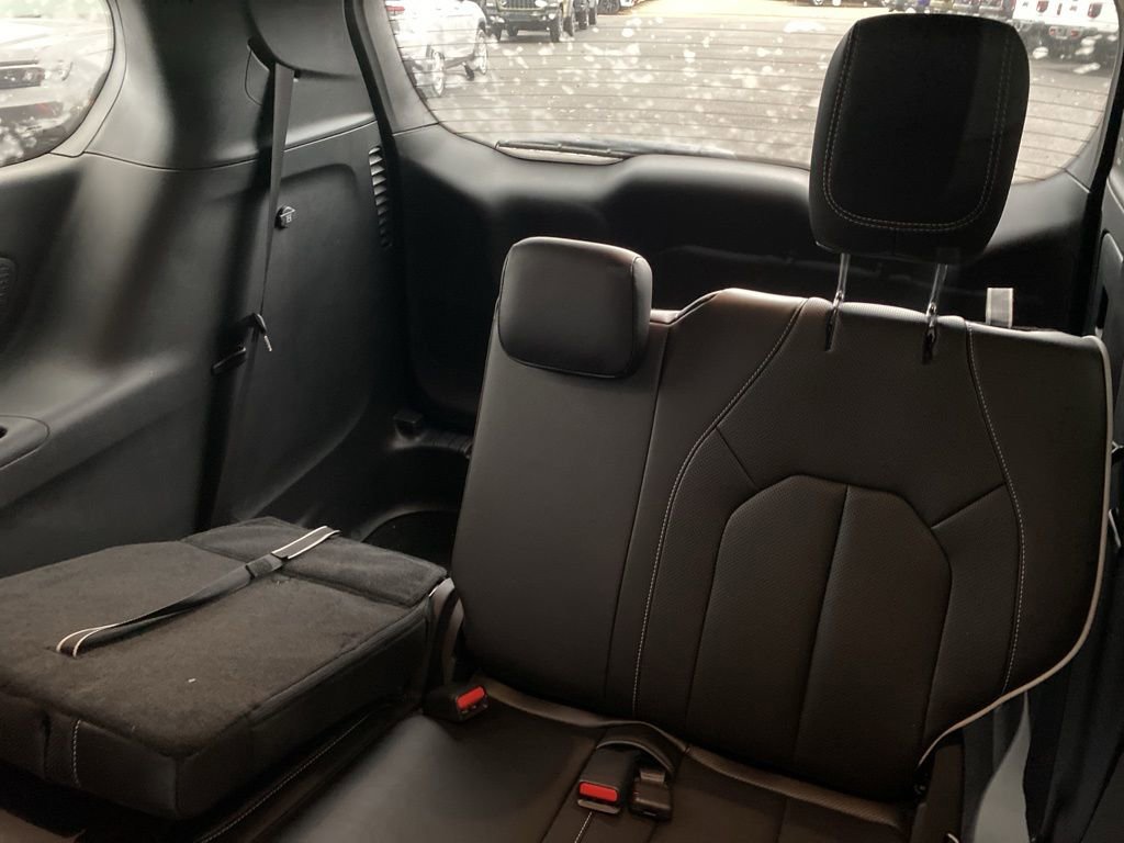 New 2026 Chrysler Pacifica Limited w/ S Appearance Package image 17