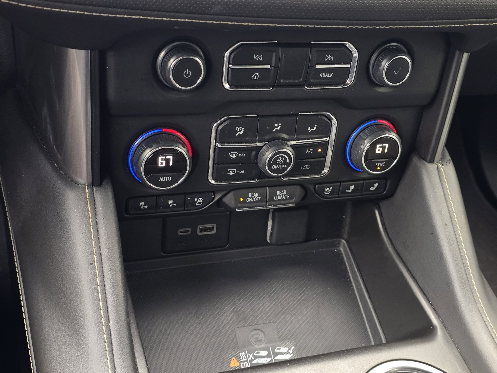 Used 2024 Chevrolet Tahoe Premier AWD/4WD image 22