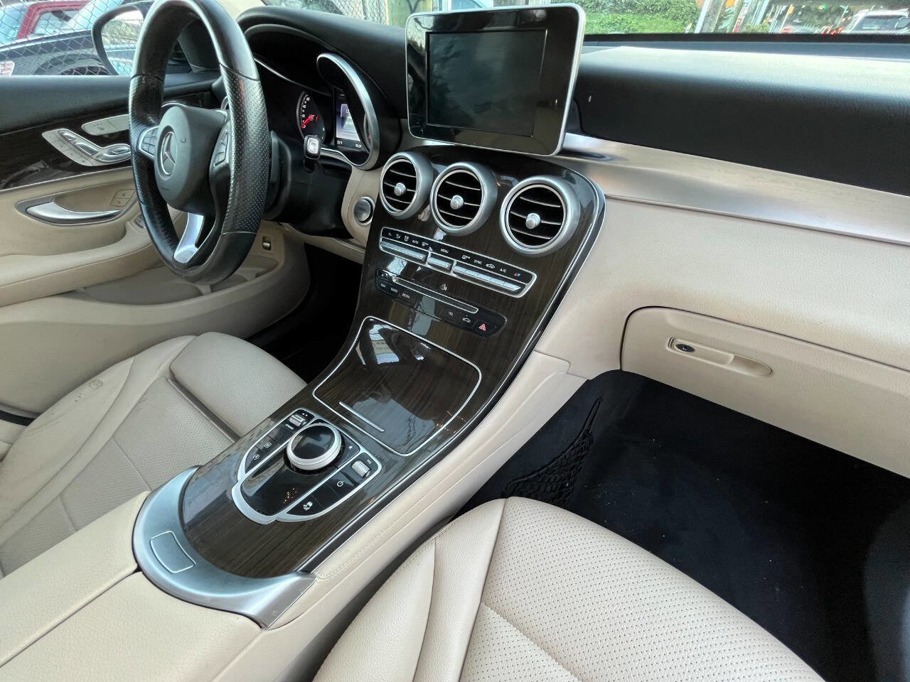 Used 2017 Mercedes-Benz GLC 300 4MATIC w/ Premium 1 Package image 12
