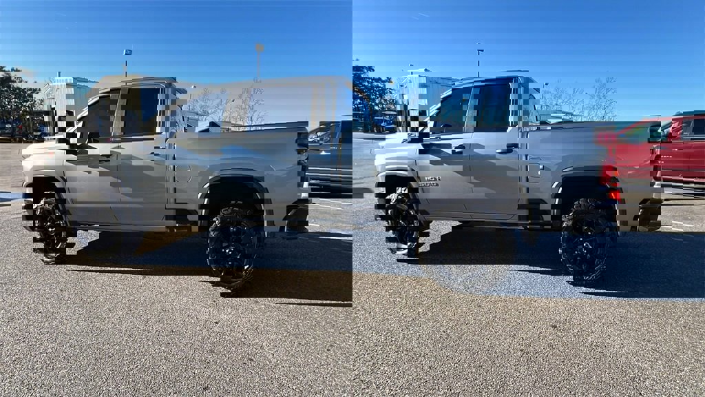 Certified 2024 Chevrolet Silverado 2500 Custom w/ Custom Convenience Package image 8