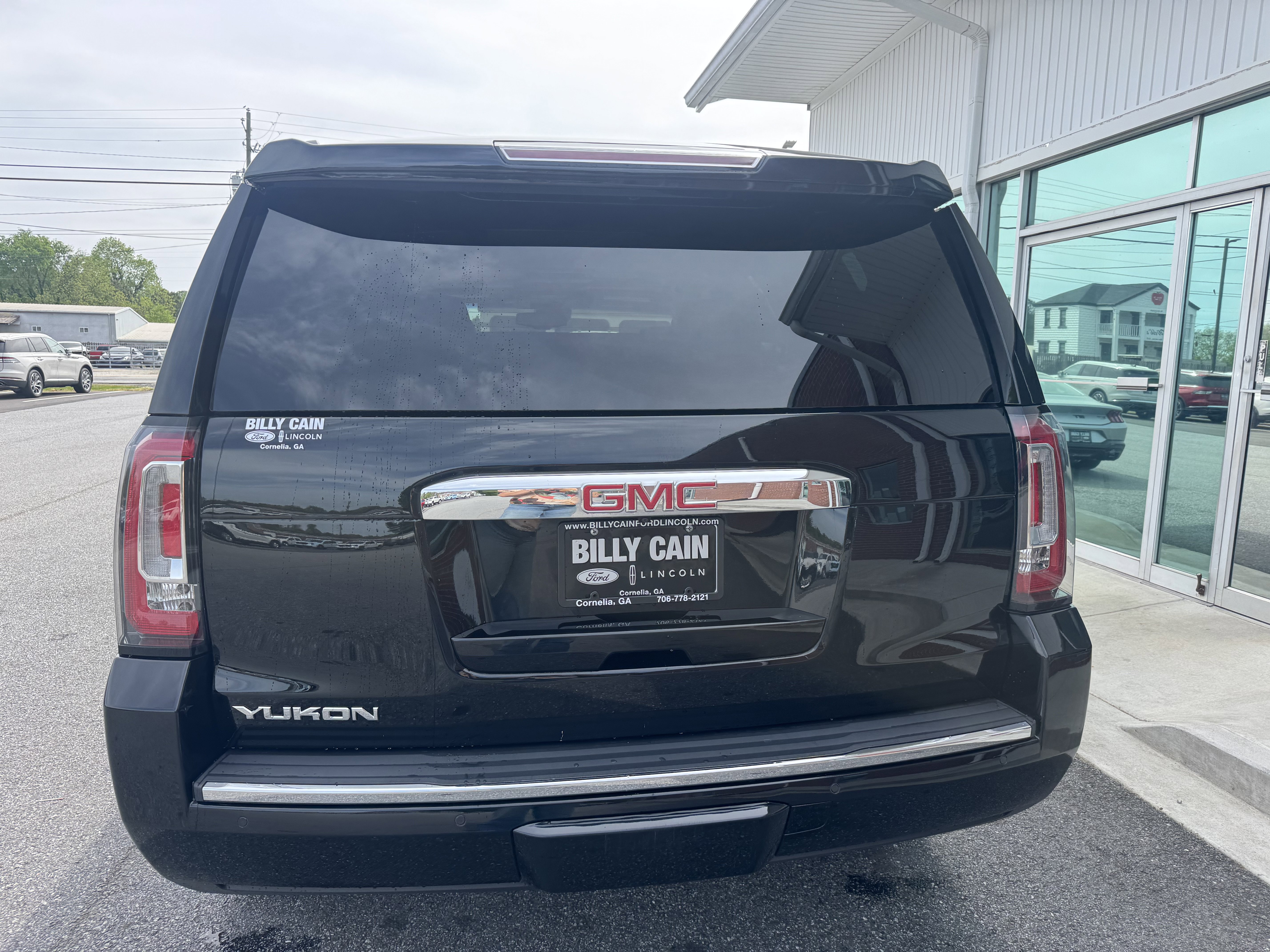 Used 2020 GMC Yukon Denali w/ Open Road Package RWD image 3