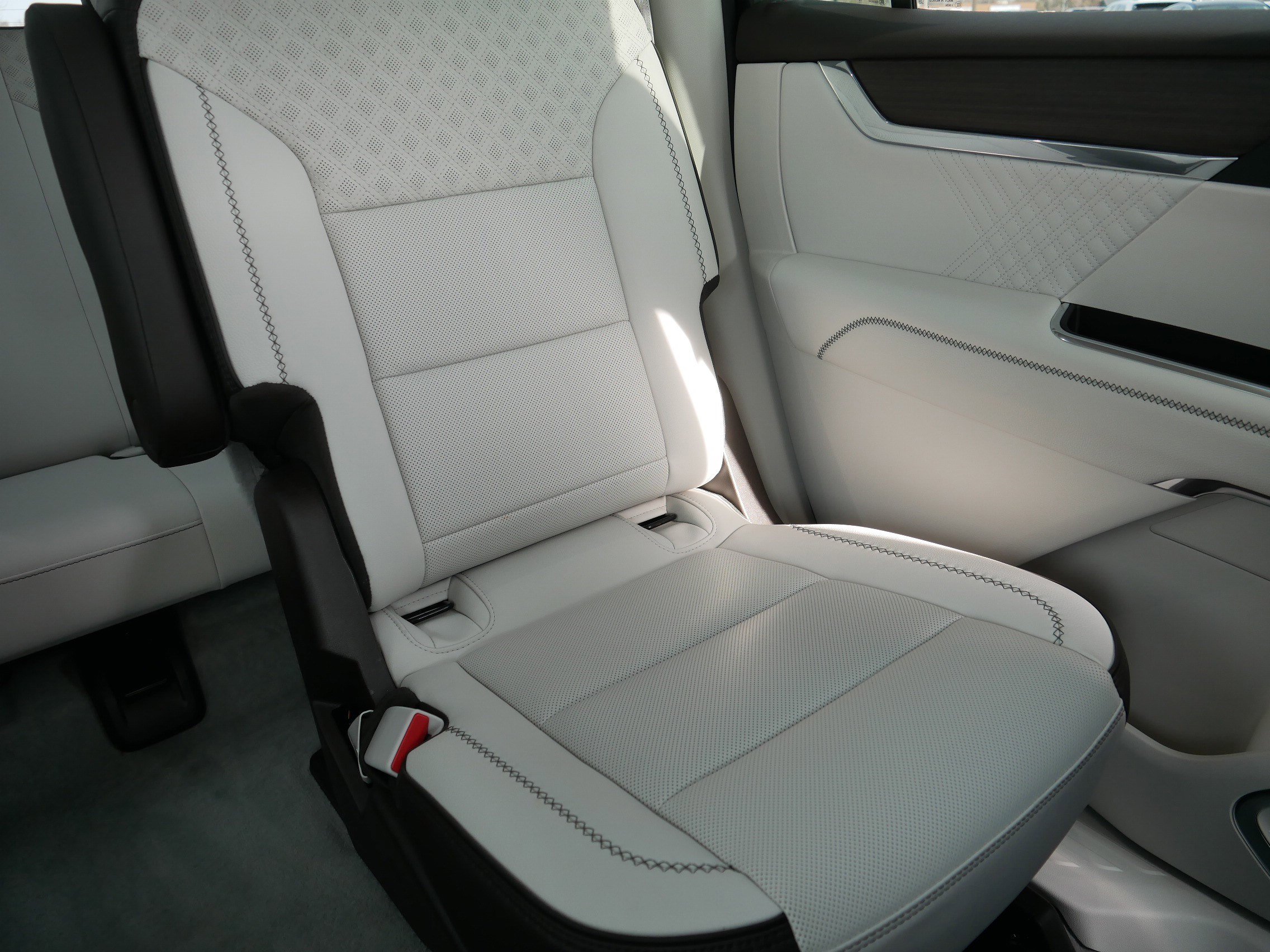 Certified 2025 GMC Acadia Denali w/ Super Cruise Package image 14