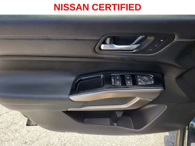 Certified 2022 Nissan Pathfinder Platinum w/ Cargo Package AWD/4WD image 18