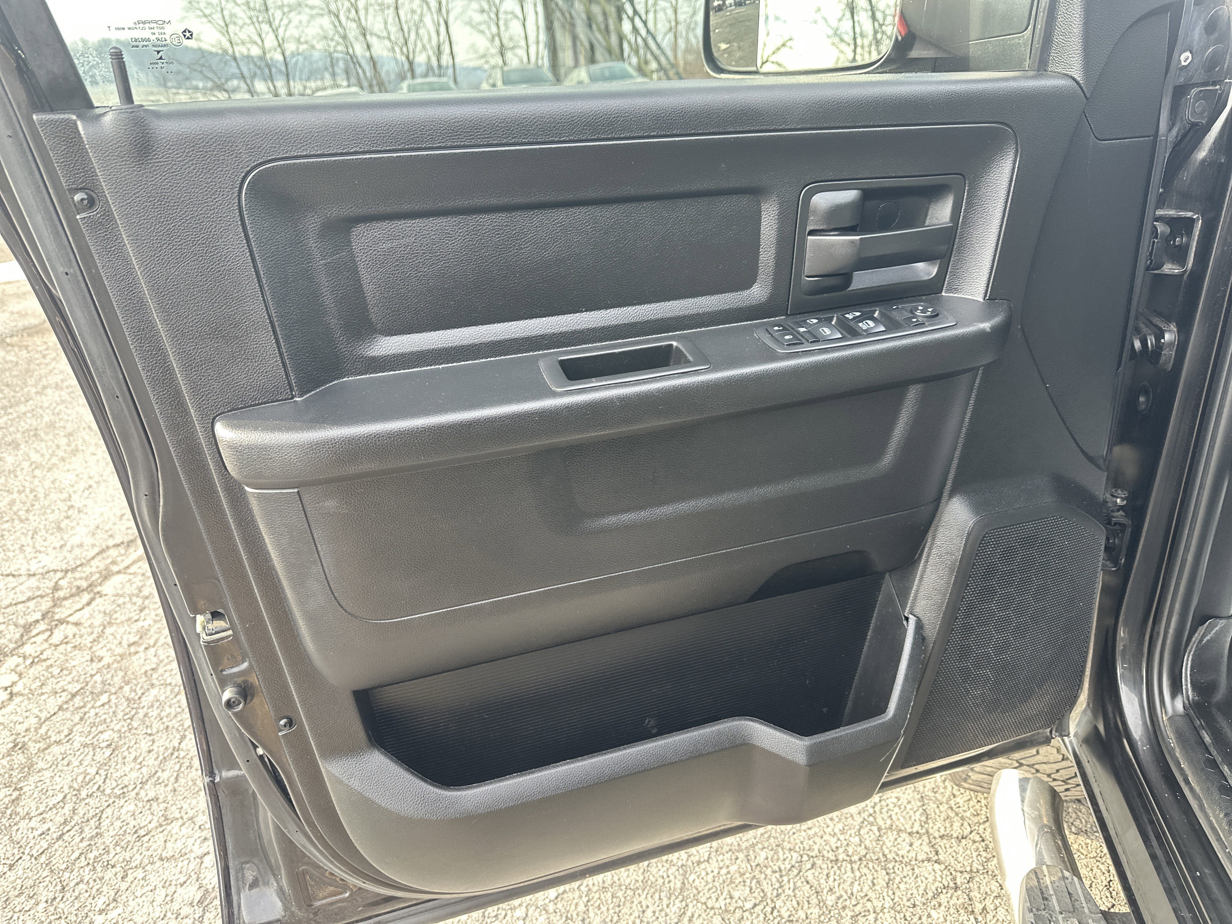 Used 2018 RAM 2500 Tradesman w/ Chrome Appearance Group image 15