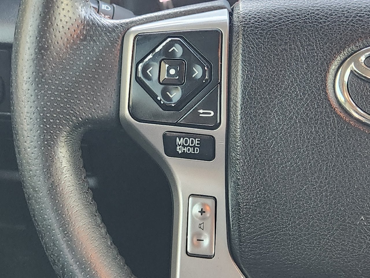 Used 2017 Toyota 4Runner Limited AWD/4WD image 27