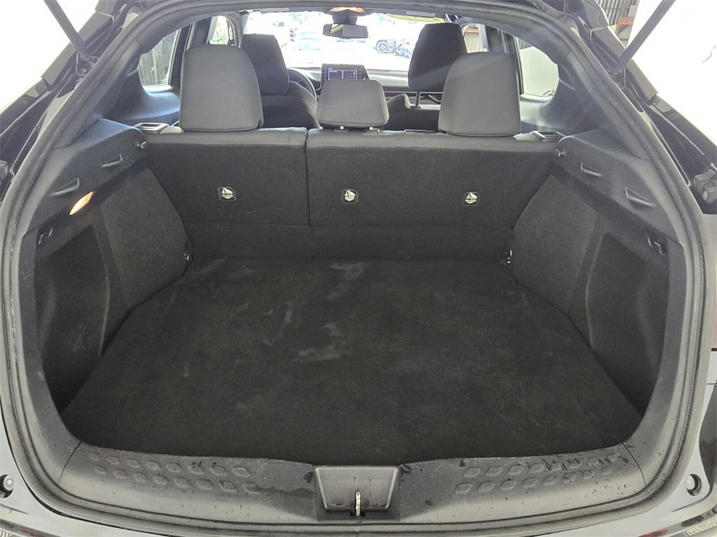 Used 2019 Toyota C-HR LE image 11