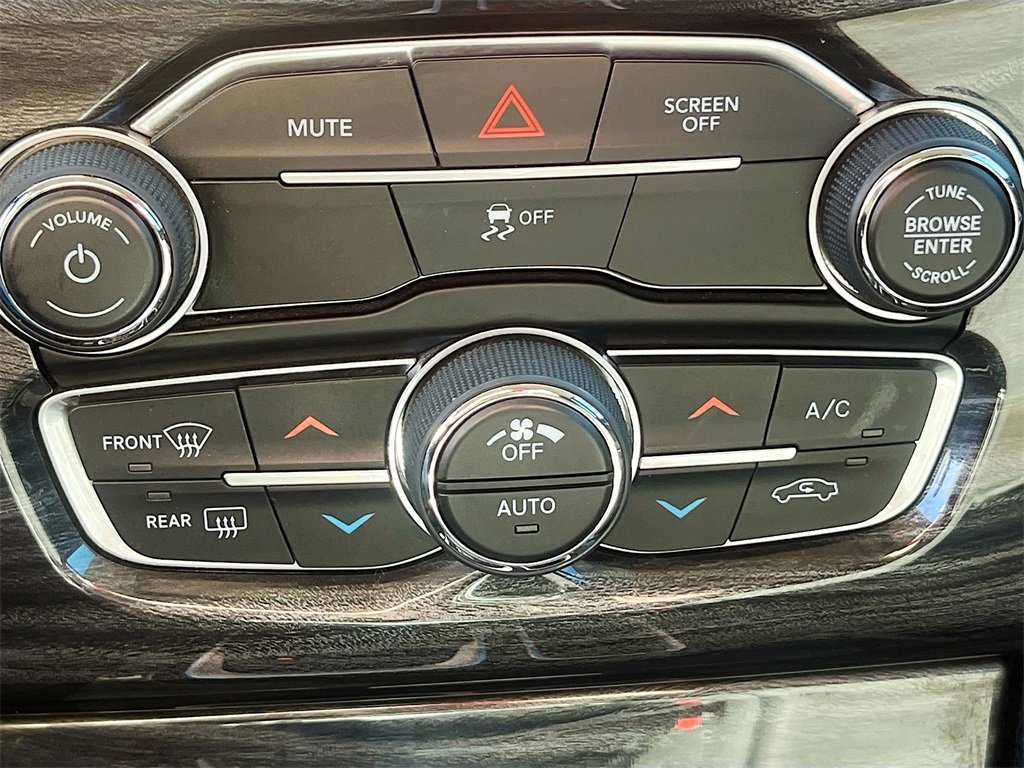 Used 2021 Chrysler 300 Touring w/ Sport Appearance Package image 15