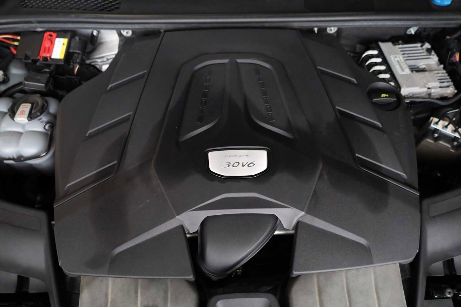 Used 2021 Porsche Cayenne image 42