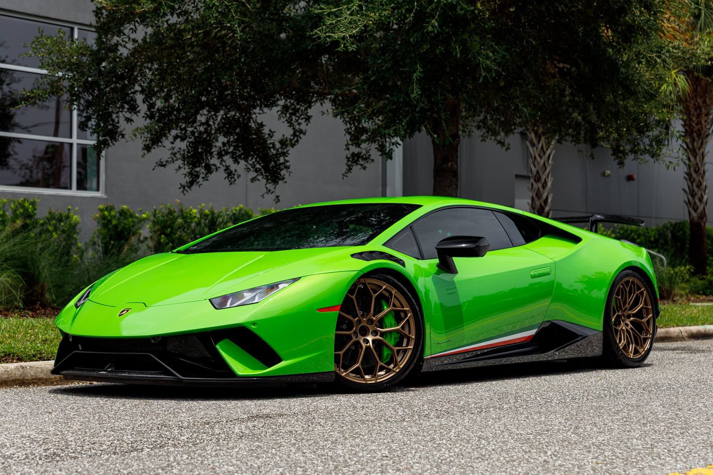 Used 2018 Lamborghini Huracan Performante AWD/4WD image 9
