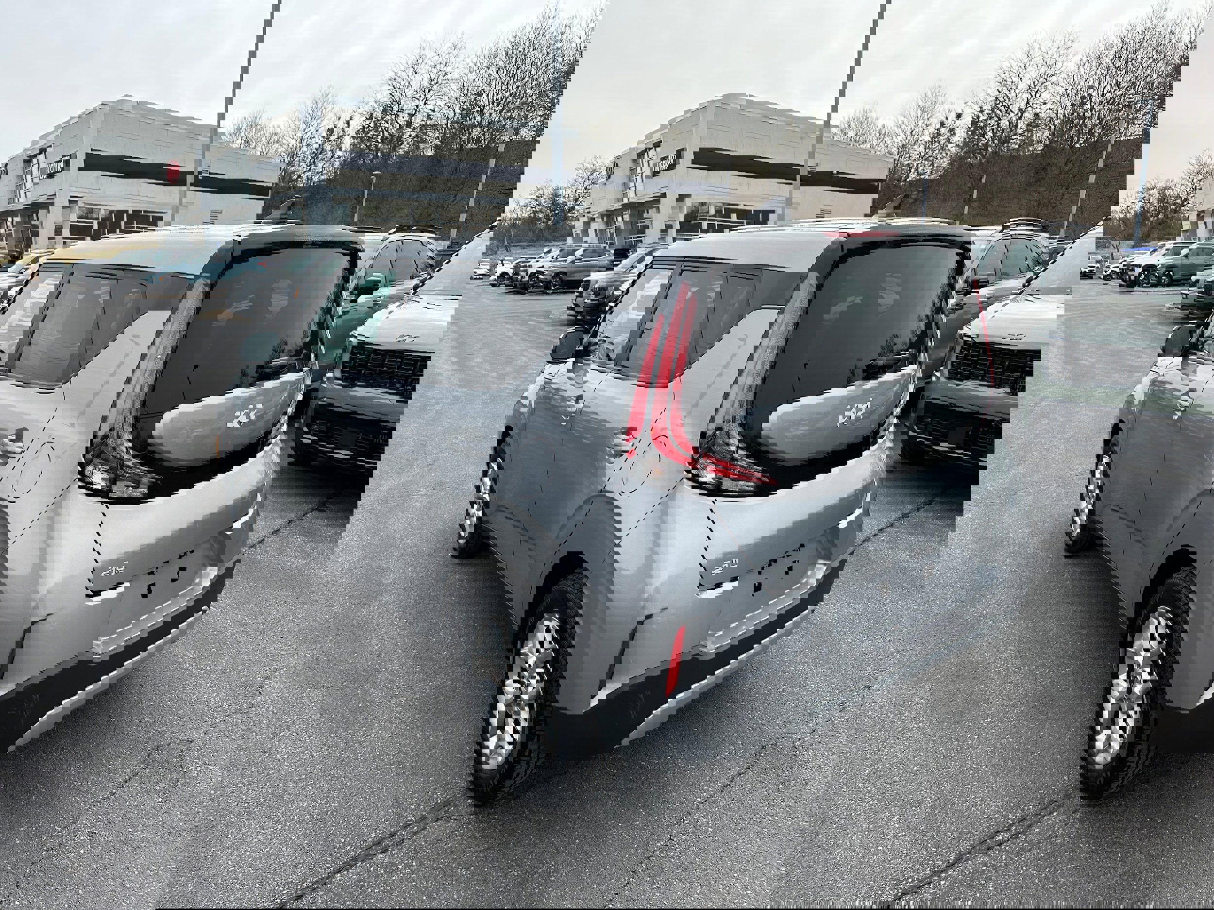 Used 2023 Kia Soul LX w/ LX Technology Package image 7