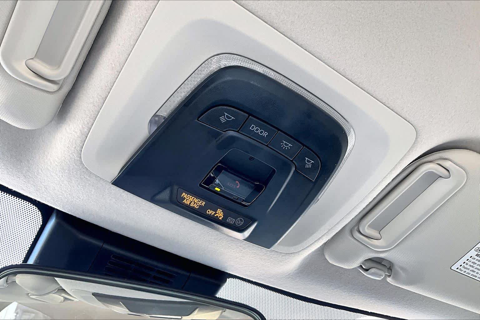 Used 2025 Toyota Corolla LE FWD image 32