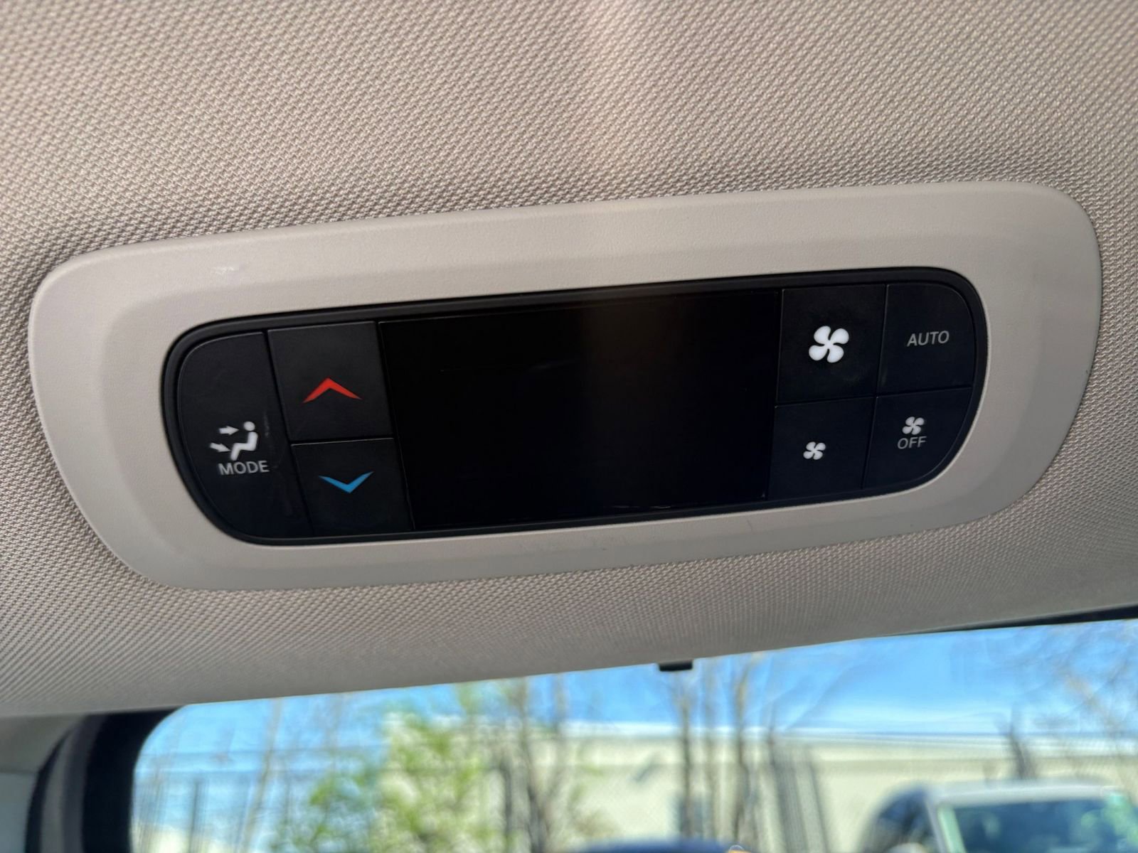 Used 2023 Chrysler Pacifica Touring-L image 23