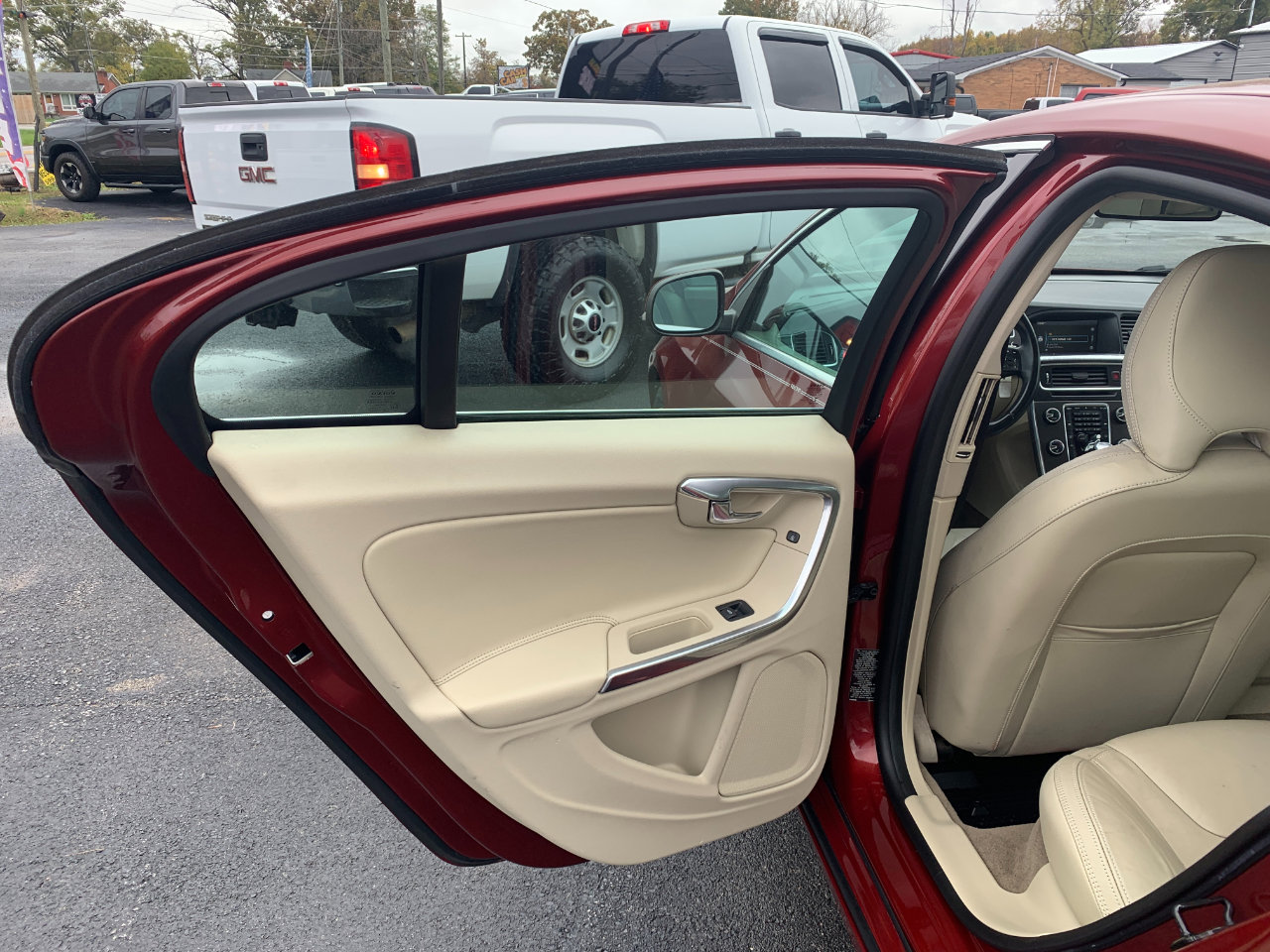 Used 2013 Volvo S60 T5 image 24