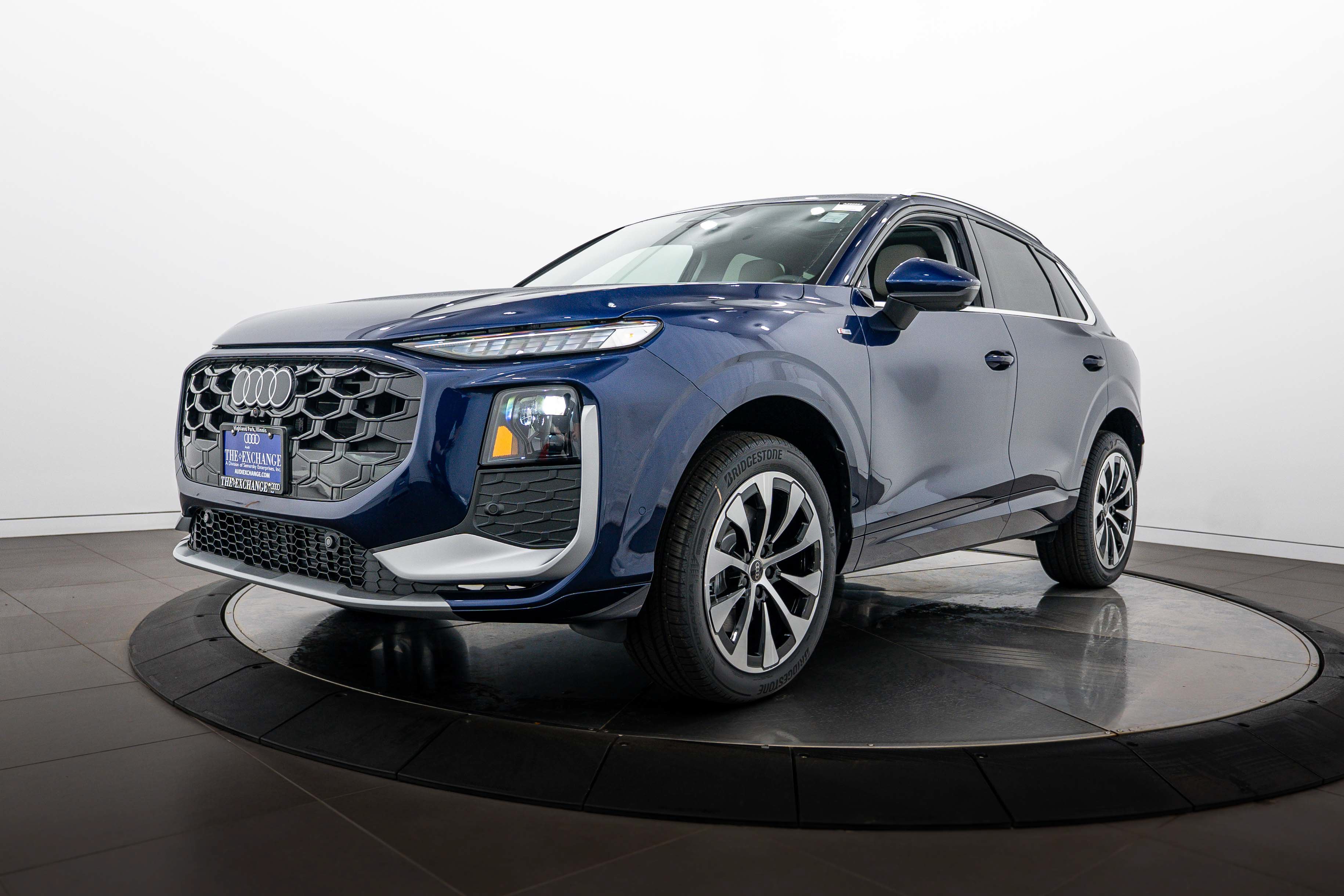 New 2026 Audi Q3 quattro 2.0T AWD/4WD image 7